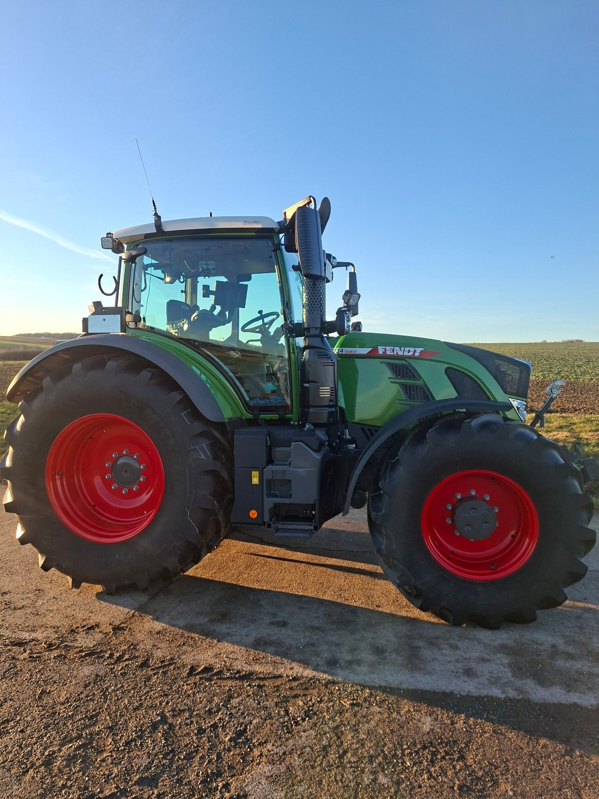 Traktor Türe ait Fendt 724 Vario ProfiPlus, Gebrauchtmaschine içinde Riedenheim (resim 4)