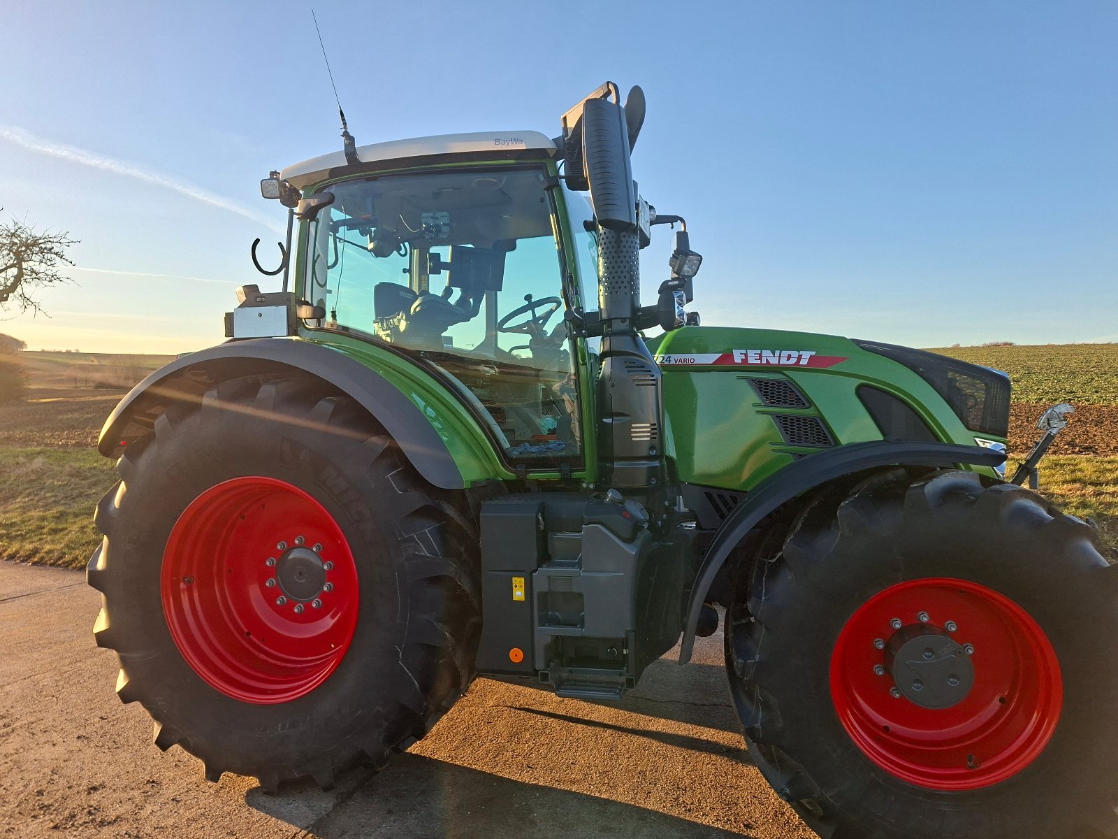 Traktor Türe ait Fendt 724 Vario ProfiPlus, Gebrauchtmaschine içinde Riedenheim (resim 5)