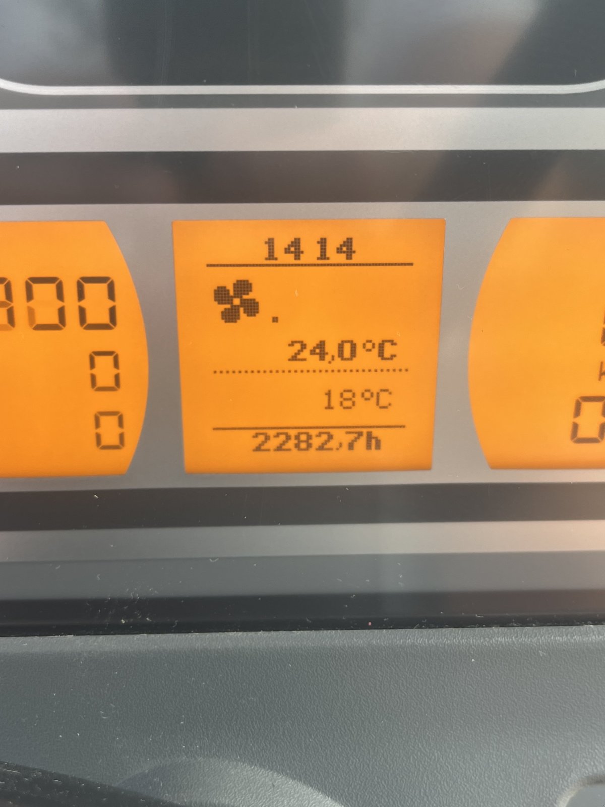 Traktor of the type Fendt 724 Vario ProfiPlus, Gebrauchtmaschine in Massenhausen  (Picture 3)