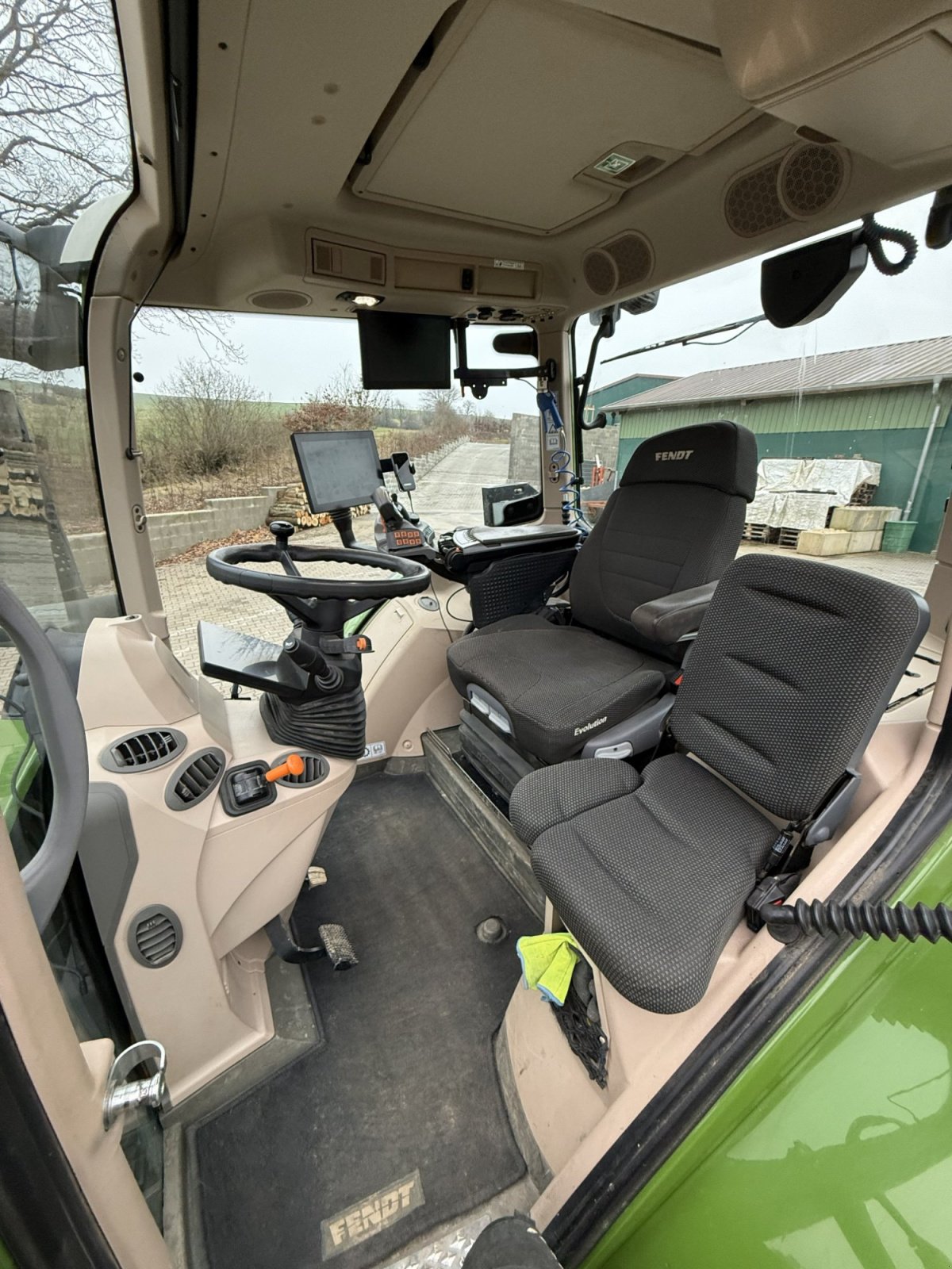 Traktor типа Fendt 724 Vario ProfiPlus, Gebrauchtmaschine в Büdingen (Фотография 6)