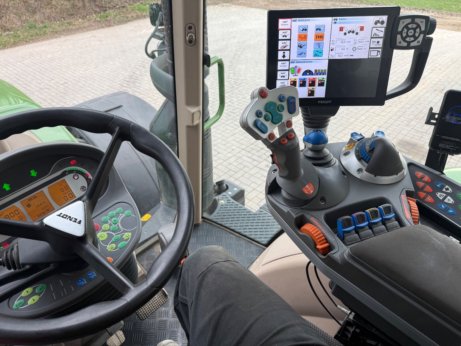 Traktor типа Fendt 724 Vario ProfiPlus, Gebrauchtmaschine в Rohr (Фотография 5)