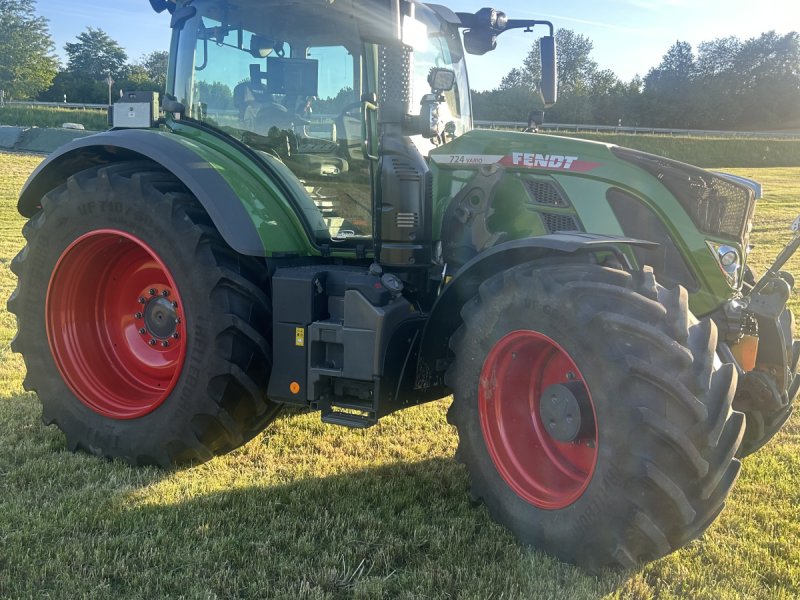Traktor des Typs Fendt 724 Vario ProfiPlus, Gebrauchtmaschine in Rötz (Bild 1)
