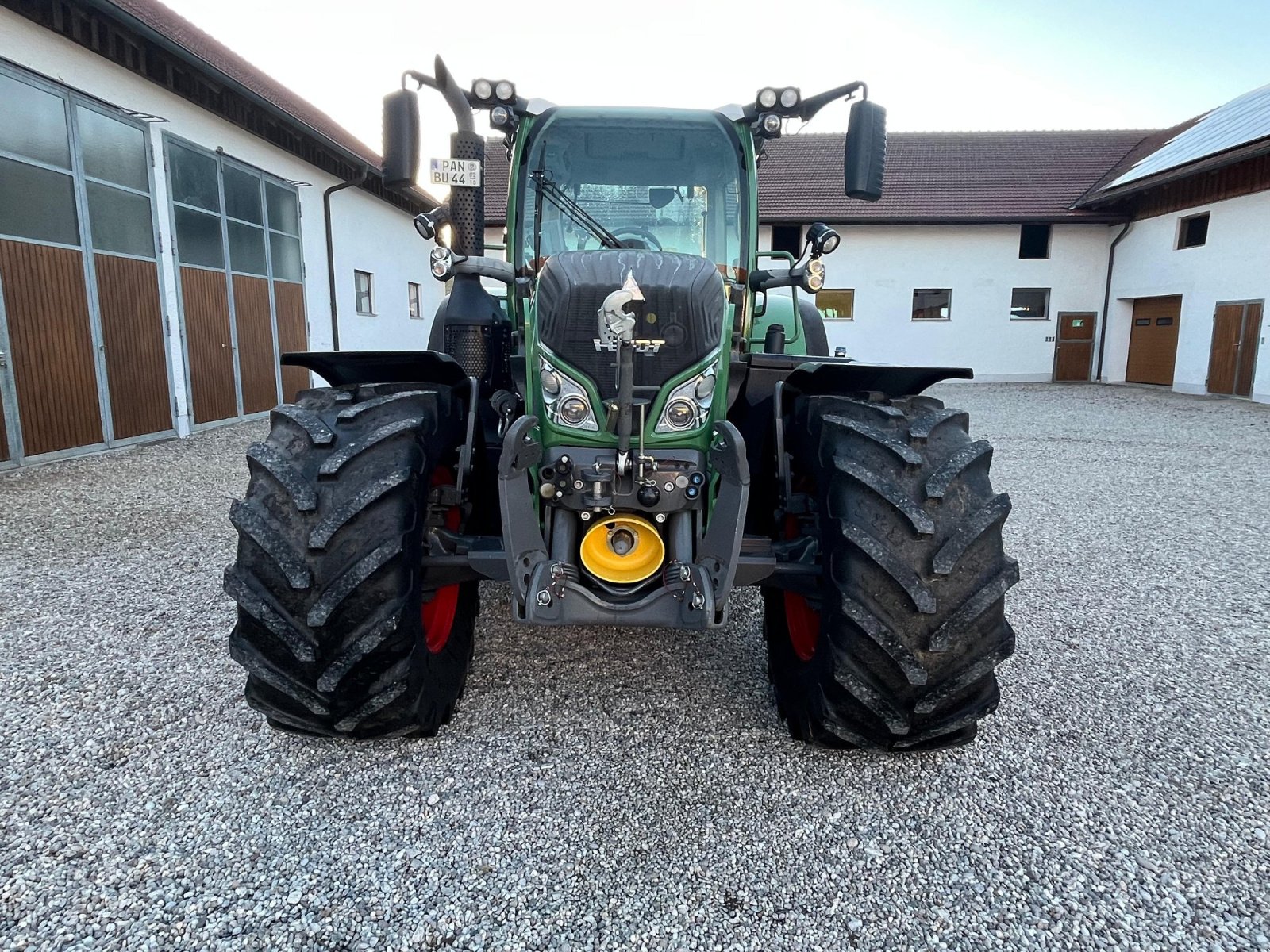 Traktor des Typs Fendt 724 Vario ProfiPlus, Gebrauchtmaschine in Bayern - Tettenweis (Bild 4)