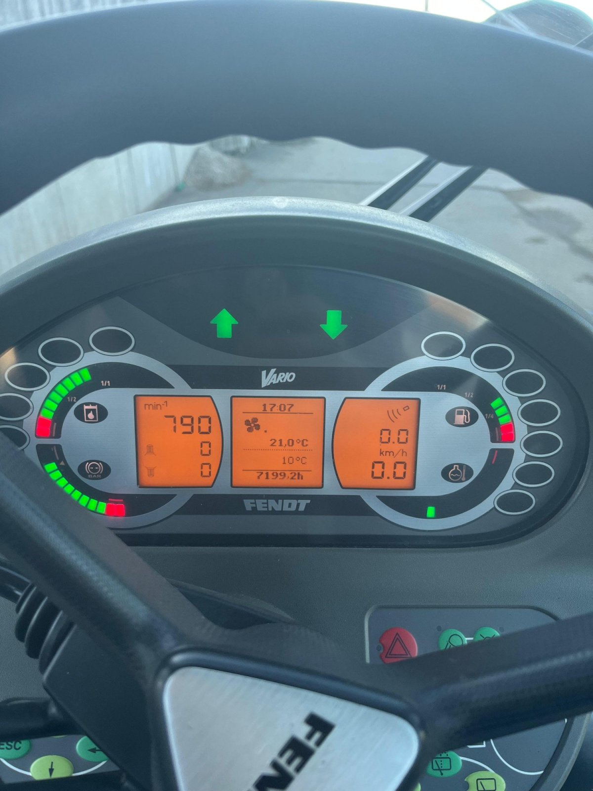 Traktor des Typs Fendt 724 Vario ProfiPlus, Gebrauchtmaschine in Bayern - Tettenweis (Bild 7)