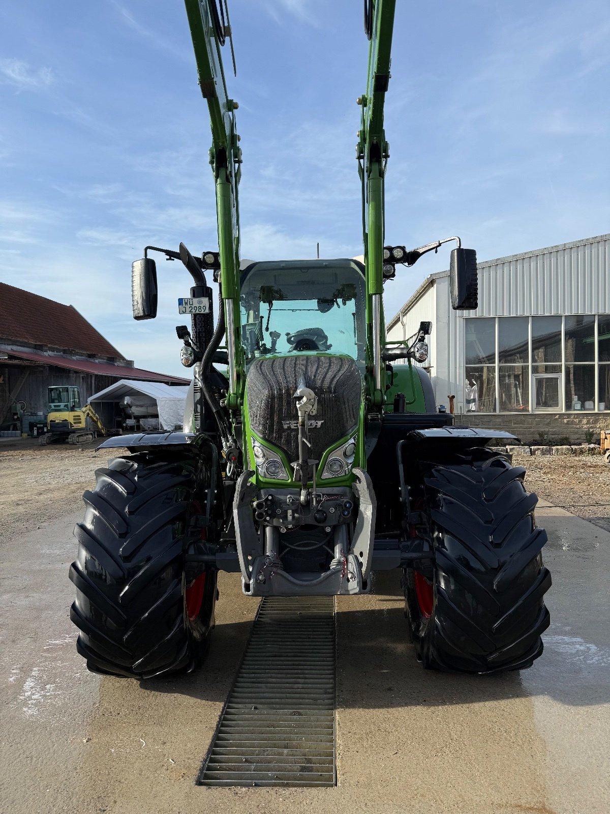 Traktor of the type Fendt 724 Vario ProfiPlus, Gebrauchtmaschine in Geroldshausen (Picture 3)