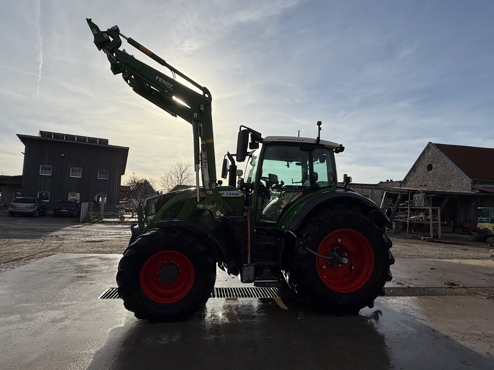 Traktor of the type Fendt 724 Vario ProfiPlus, Gebrauchtmaschine in Geroldshausen (Picture 9)