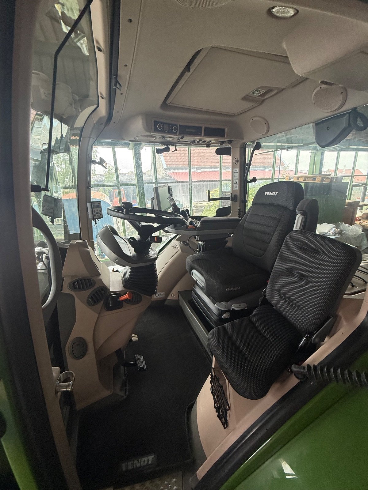 Traktor of the type Fendt 724 Vario ProfiPlus, Gebrauchtmaschine in Geroldshausen (Picture 14)