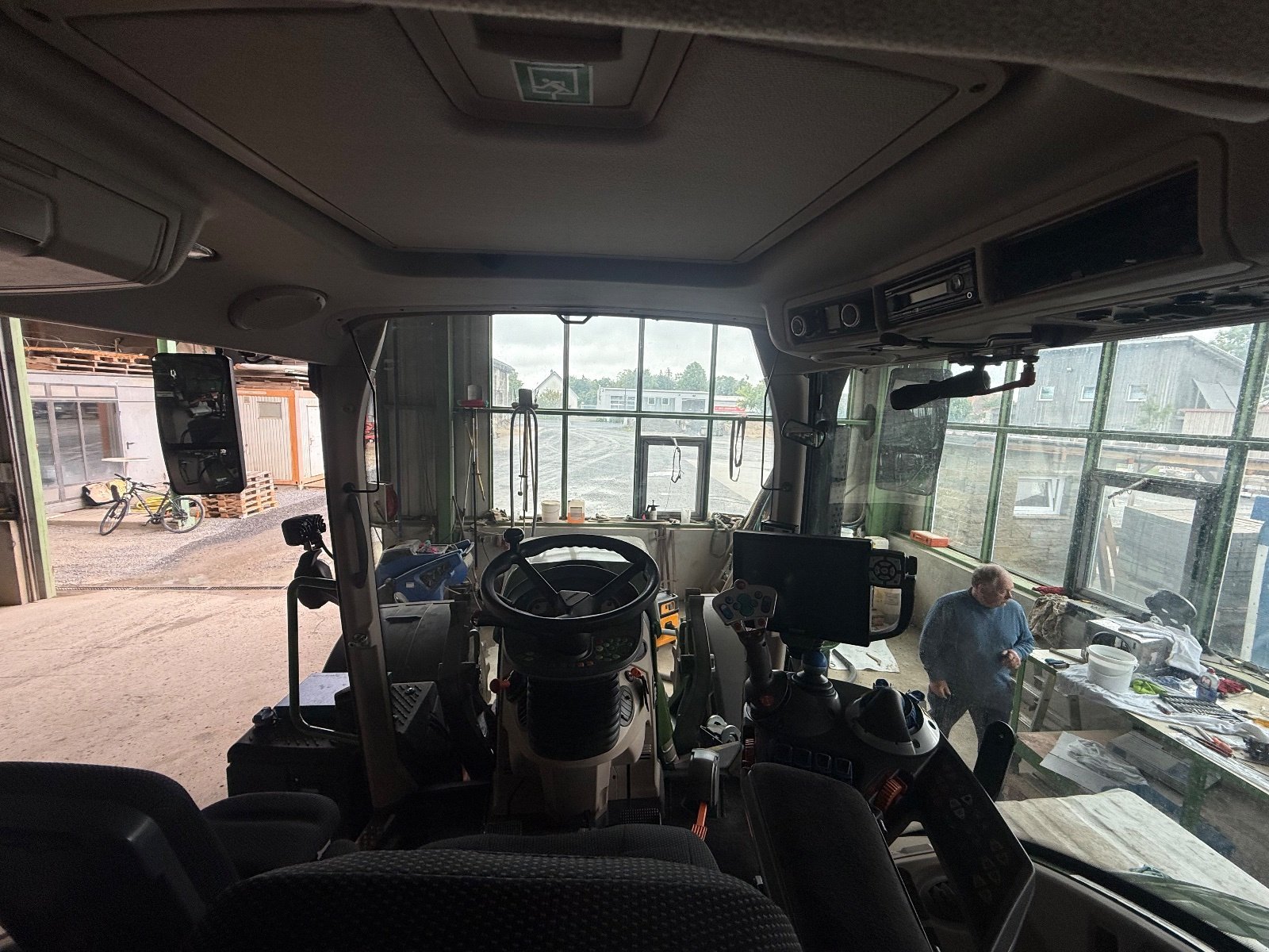 Traktor of the type Fendt 724 Vario ProfiPlus, Gebrauchtmaschine in Geroldshausen (Picture 15)