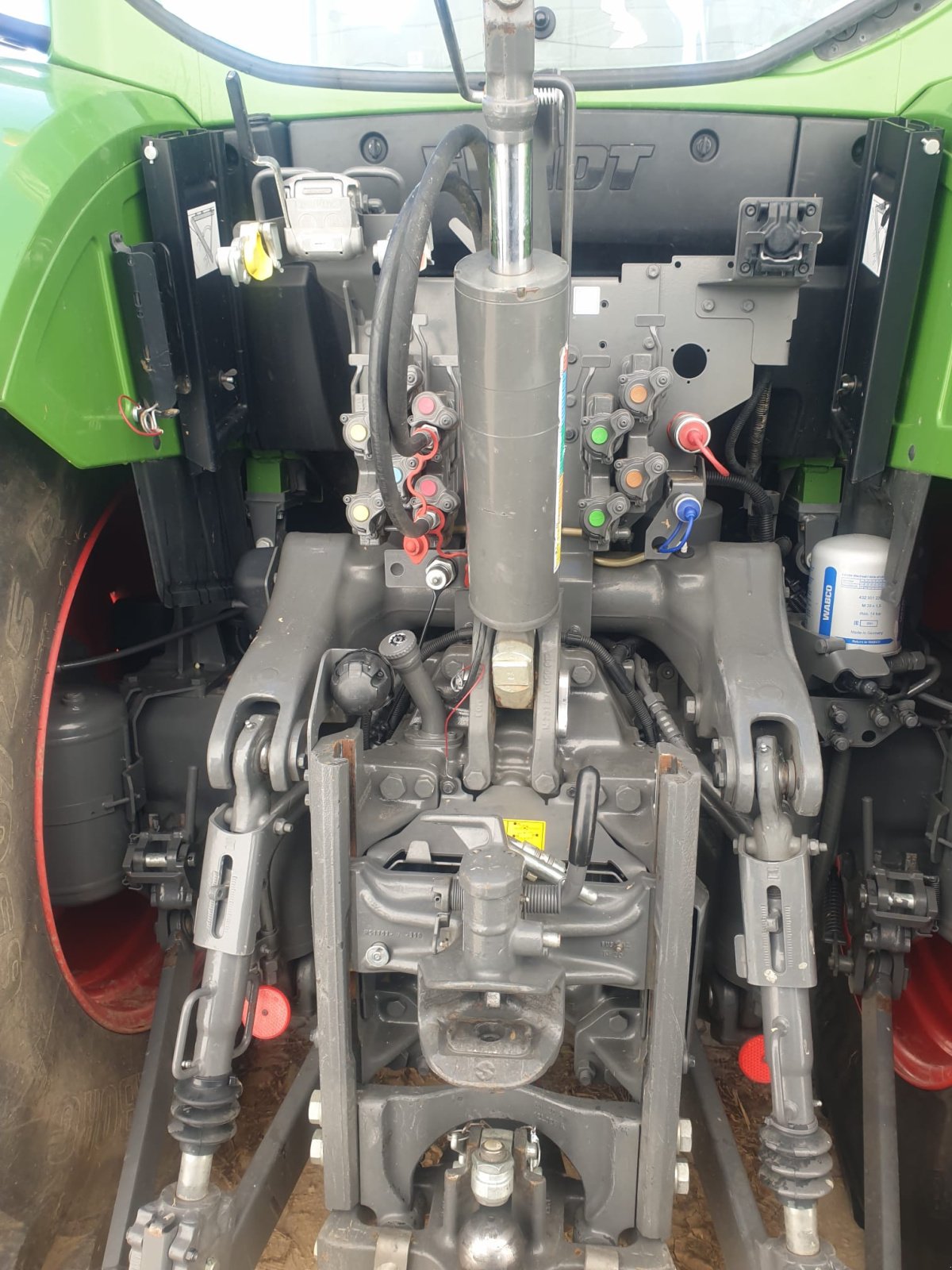 Traktor of the type Fendt 724 Vario ProfiPlus, Gebrauchtmaschine in Eichendorf (Picture 3)