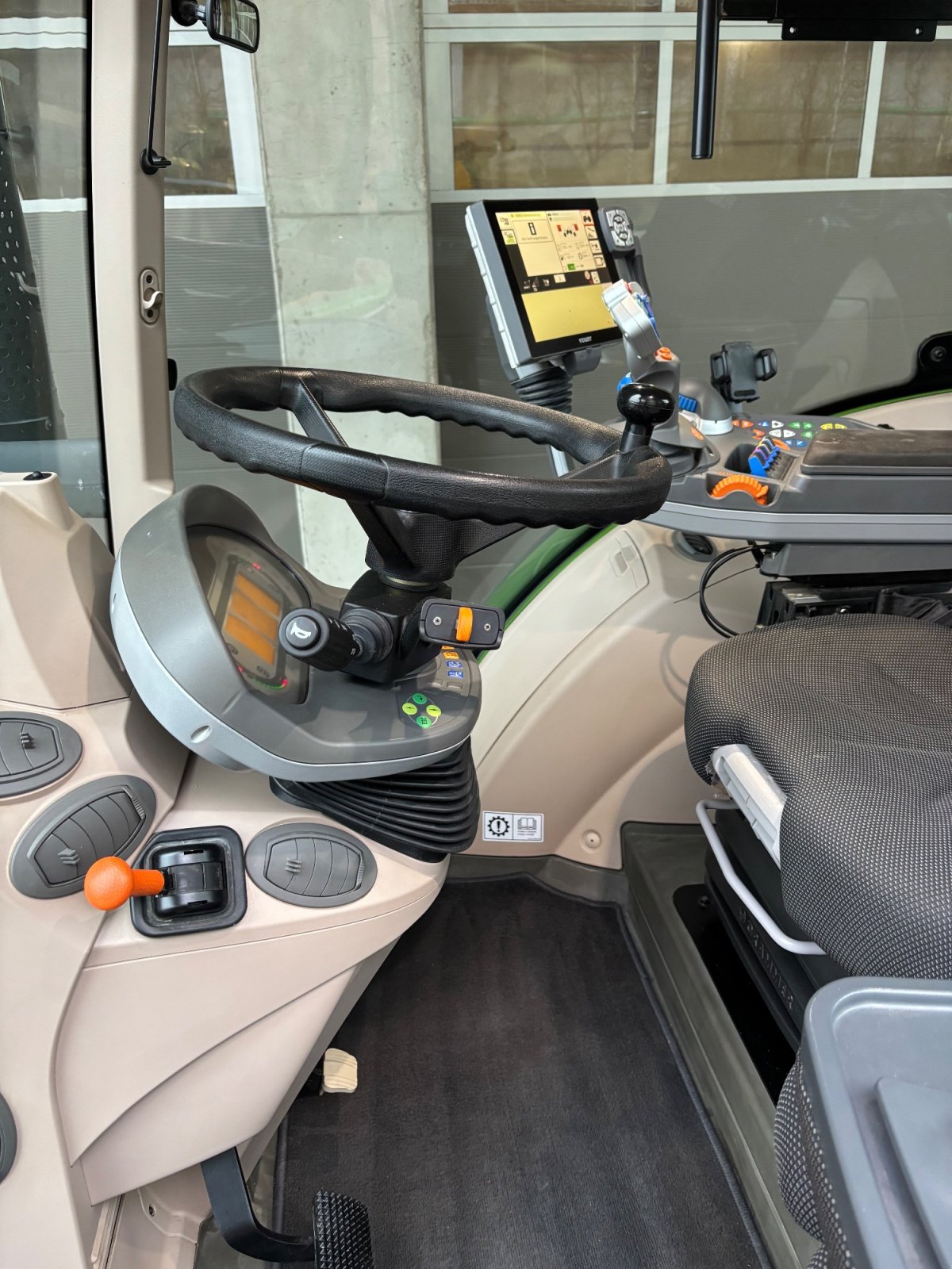 Traktor typu Fendt 724 Vario ProfiPlus, Gebrauchtmaschine v Unterdietfurt  (Obrázek 2)