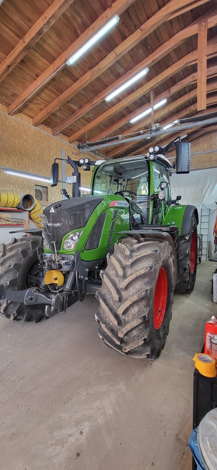 Traktor des Typs Fendt 724 Vario ProfiPlus, Gebrauchtmaschine in Heideck (Bild 1)