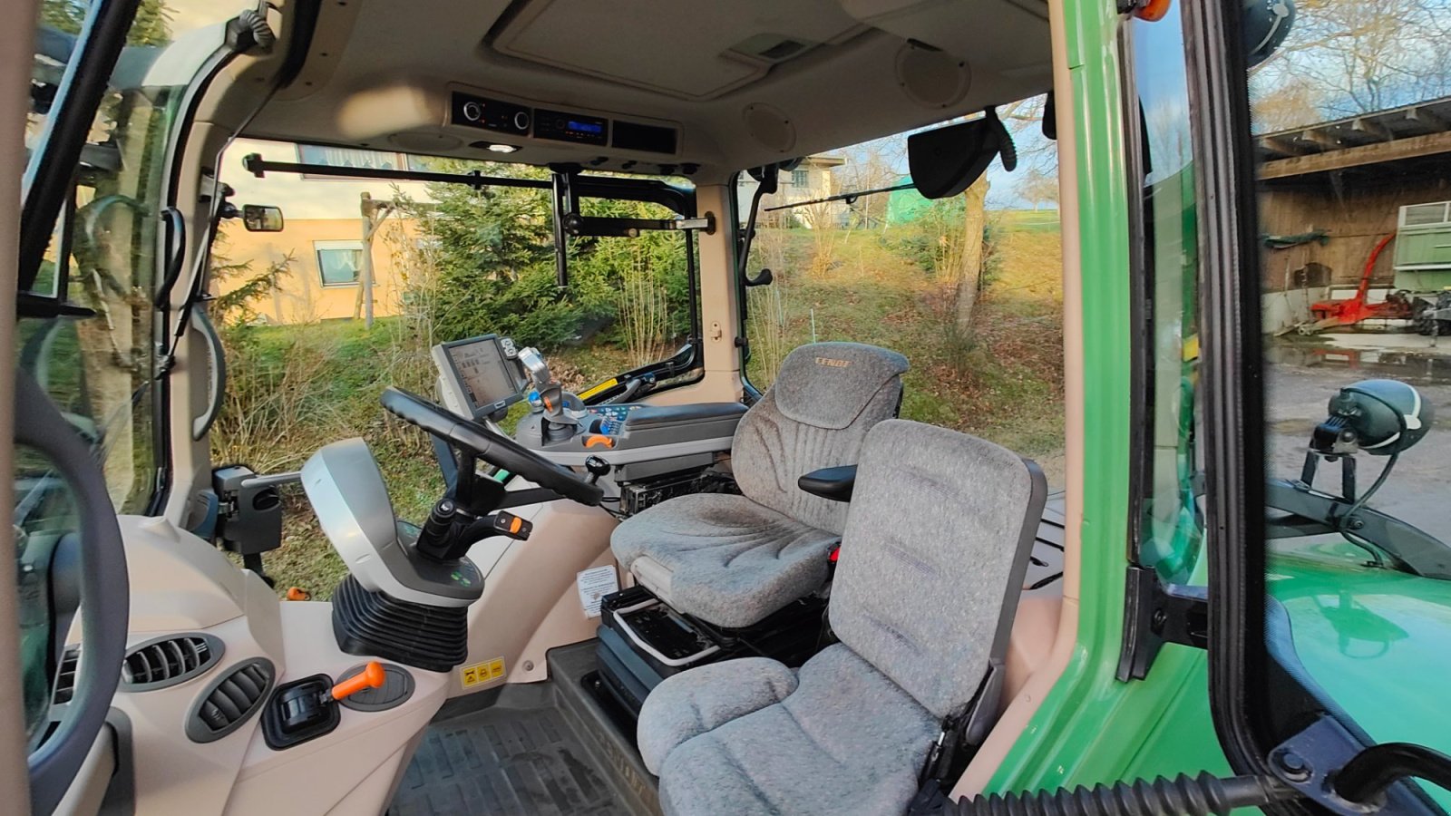 Traktor типа Fendt 724 Vario ProfiPlus, Gebrauchtmaschine в Eislingen (Фотография 8)