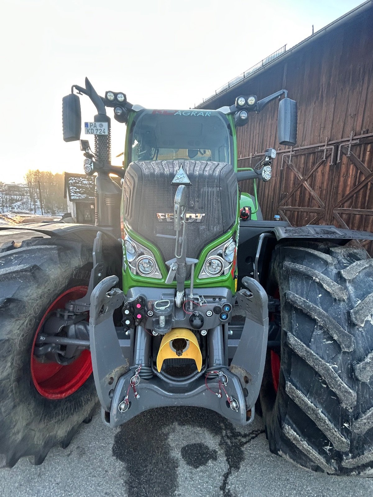 Traktor Türe ait Fendt 724 Vario ProfiPlus, Gebrauchtmaschine içinde Untergriesbach (resim 5)