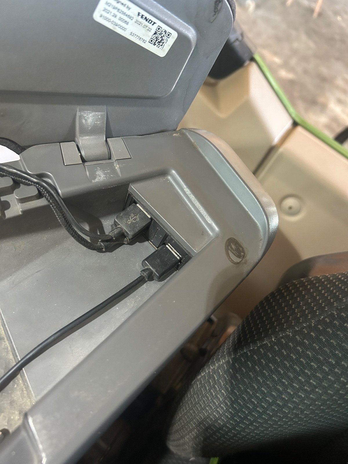 Traktor Türe ait Fendt 724 Vario ProfiPlus, Gebrauchtmaschine içinde Untergriesbach (resim 11)