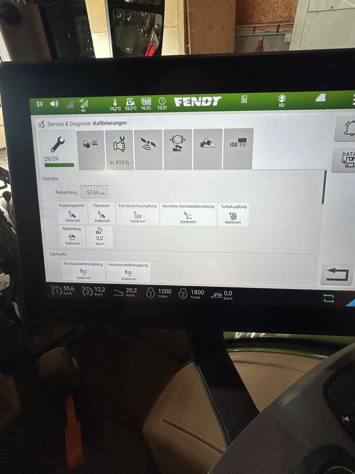 Traktor Türe ait Fendt 724 Vario ProfiPlus, Gebrauchtmaschine içinde Untergriesbach (resim 14)