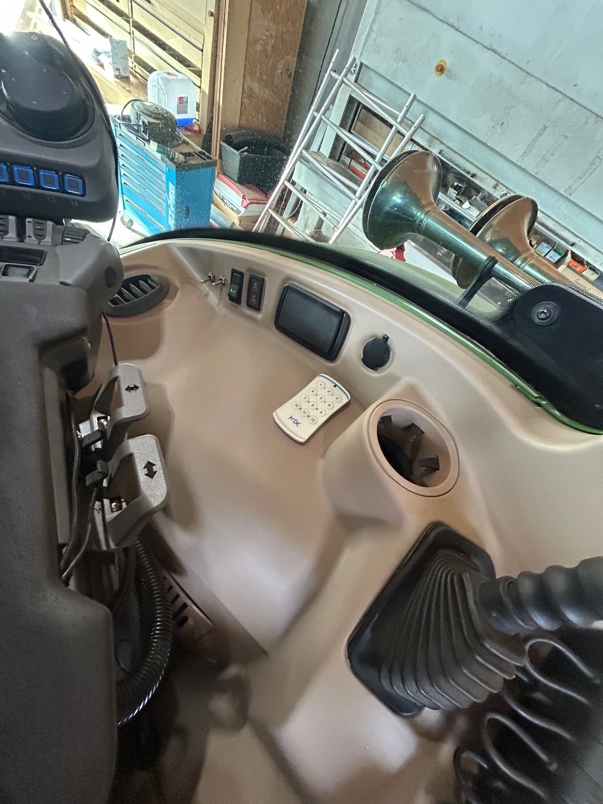 Traktor Türe ait Fendt 724 Vario ProfiPlus, Gebrauchtmaschine içinde Untergriesbach (resim 18)