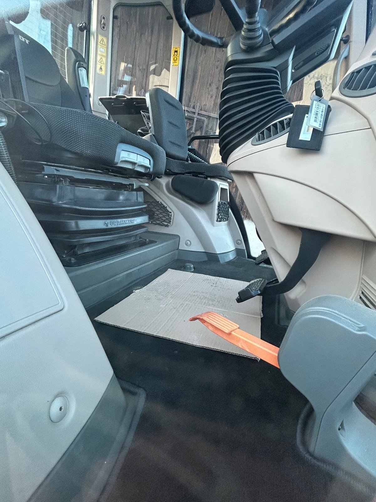 Traktor Türe ait Fendt 724 Vario ProfiPlus, Gebrauchtmaschine içinde Untergriesbach (resim 23)