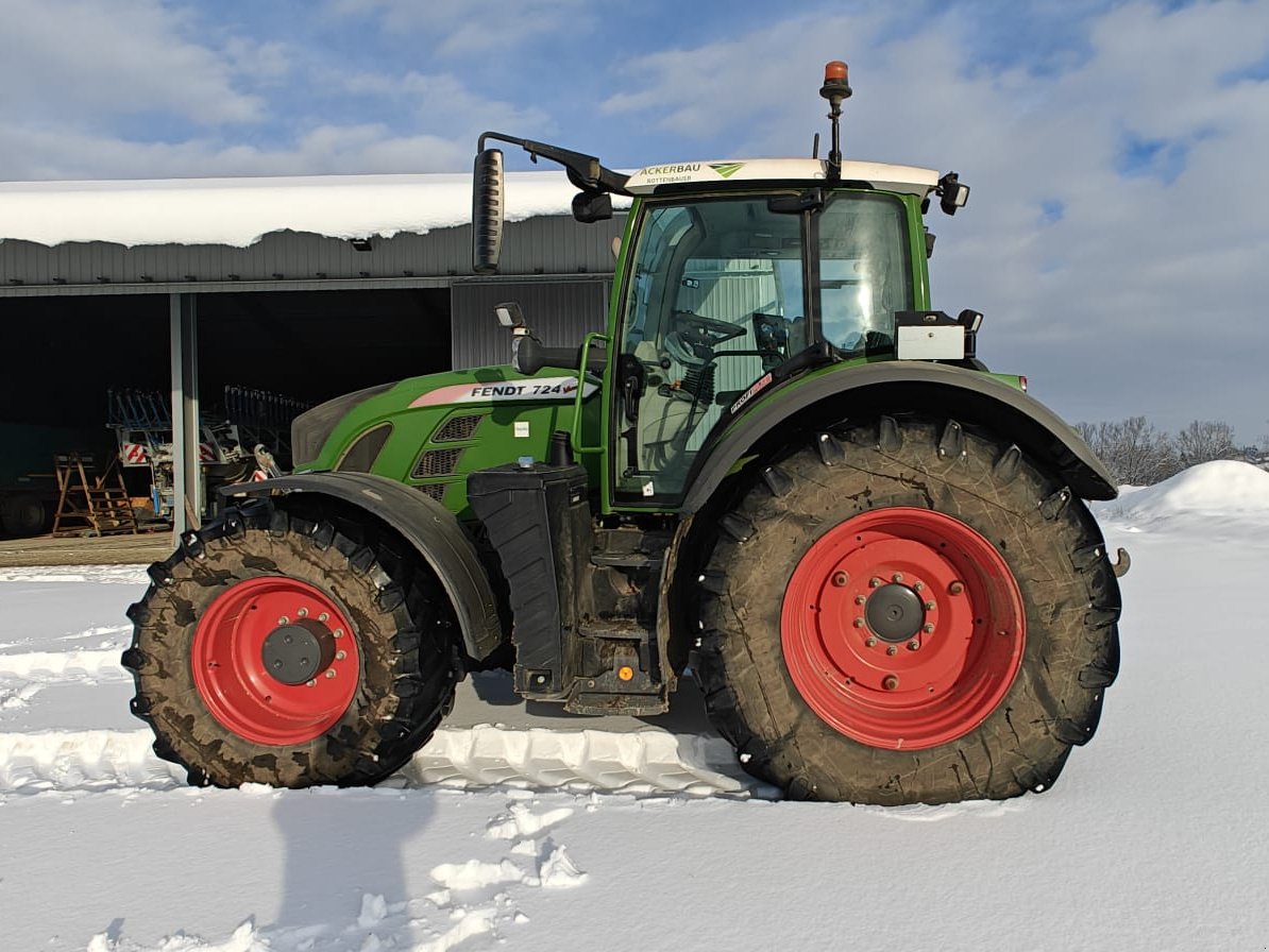 Traktor типа Fendt 724 Vario ProfiPlus, Gebrauchtmaschine в Rottenbauer (Фотография 10)