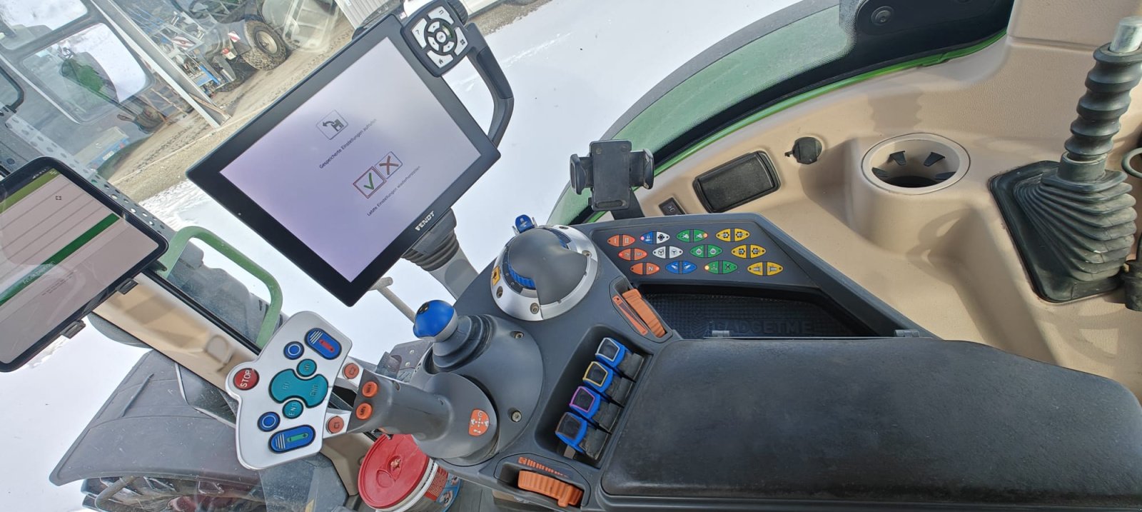 Traktor du type Fendt 724 Vario ProfiPlus, Gebrauchtmaschine en Rottenbauer (Photo 12)