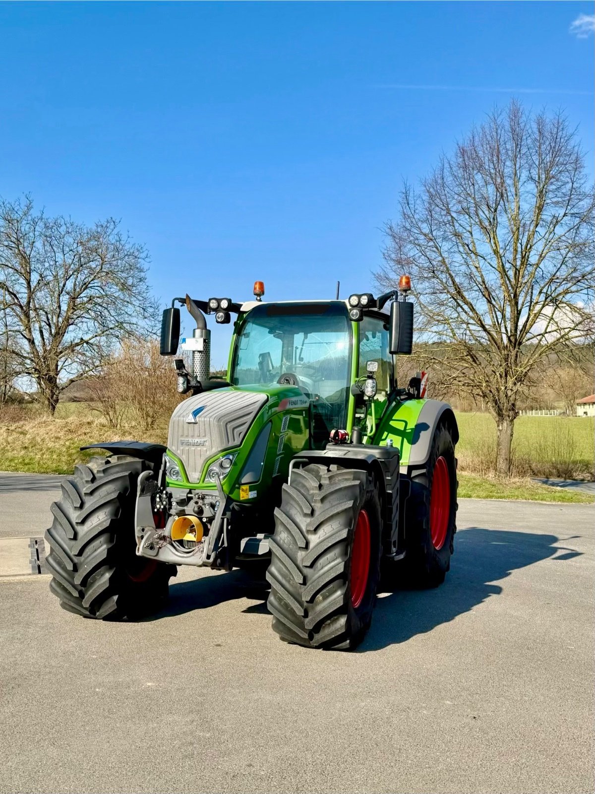 Traktor типа Fendt 724 Vario ProfiPlus, Gebrauchtmaschine в Litzendorf  (Фотография 2)