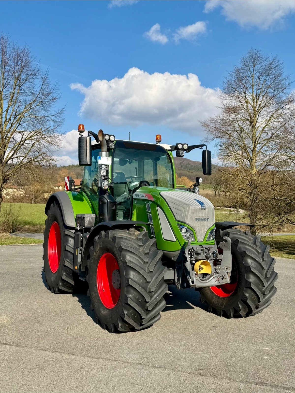 Traktor типа Fendt 724 Vario ProfiPlus, Gebrauchtmaschine в Litzendorf  (Фотография 3)