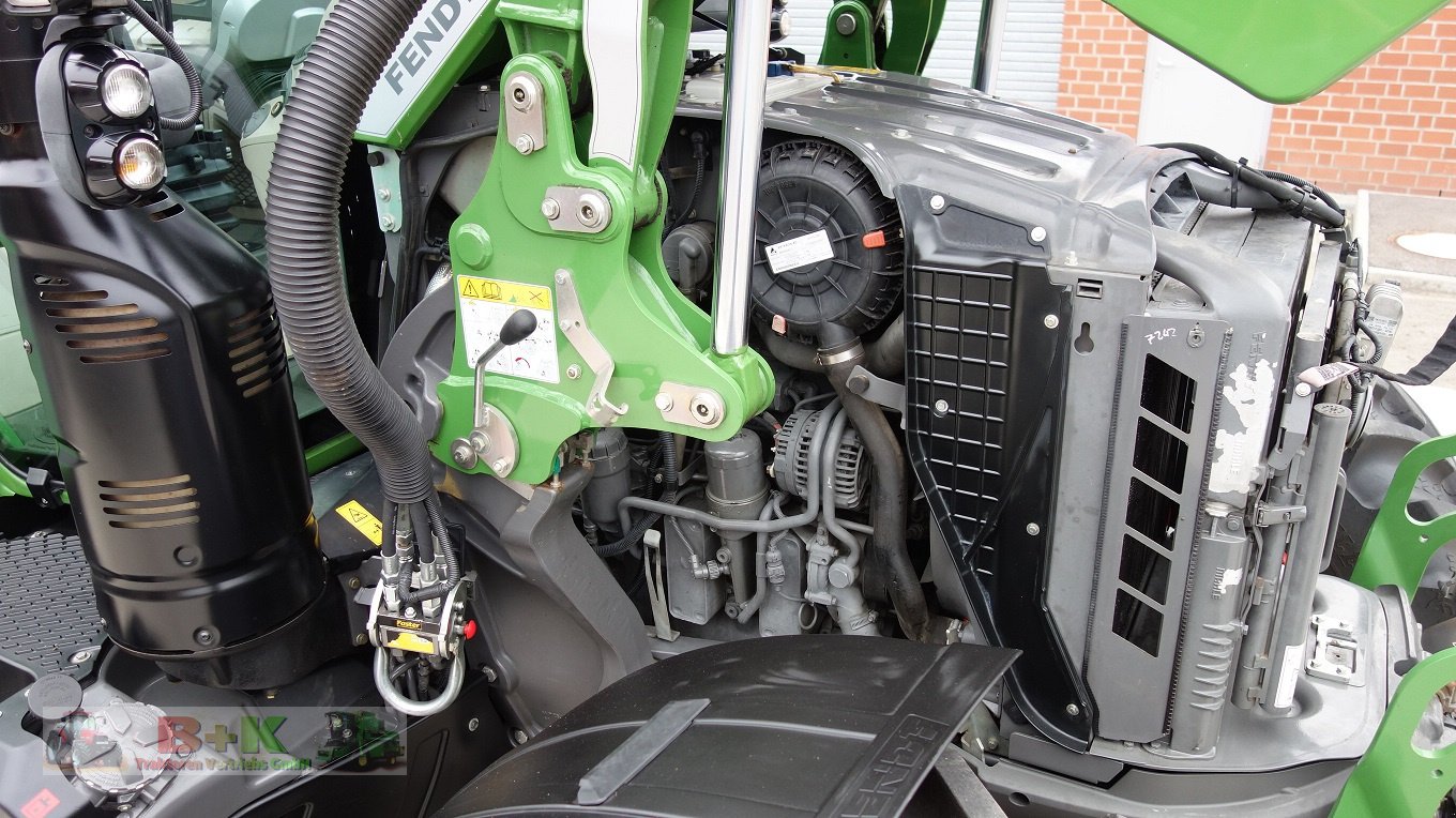 Traktor des Typs Fendt 724 Vario S4 Power, Gebrauchtmaschine in Kettenkamp (Bild 15)