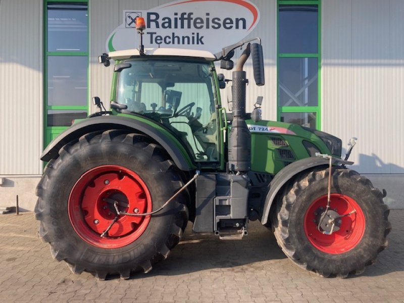 Fendt 724 Vario S4 Profi+, Gebrauchtmaschine, Baujahr: 2017, Betriebsstunden: 5959 Stunden (Bild 2) Traktor des Typs Fendt 724 Vario S4 Profi+, Gebrauchtmaschine in Gudensberg (Bild 2)