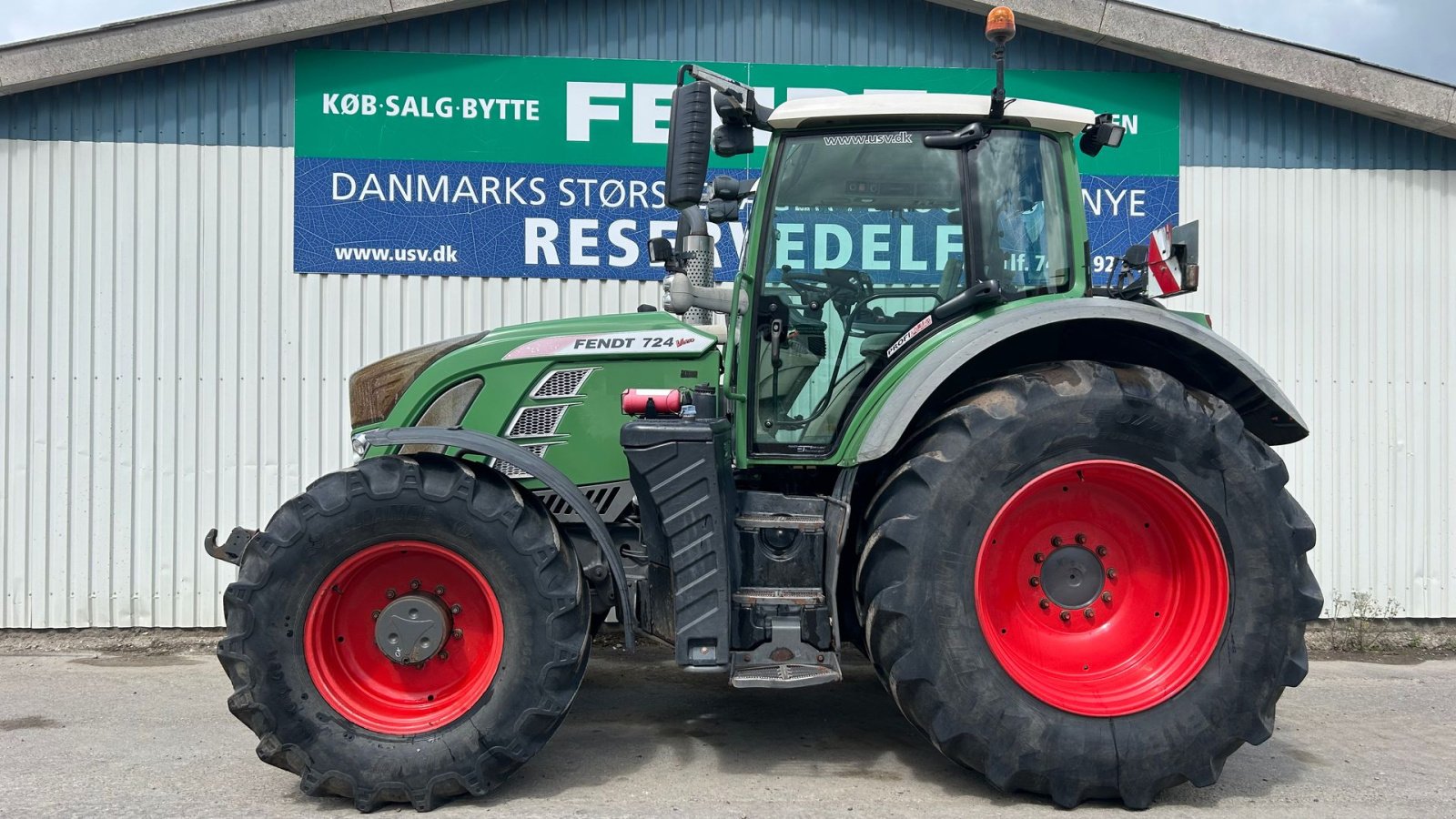 Traktor типа Fendt 724 Vario S4 Profi Plus Med Front PTO, Gebrauchtmaschine в Rødekro (Фотография 1)