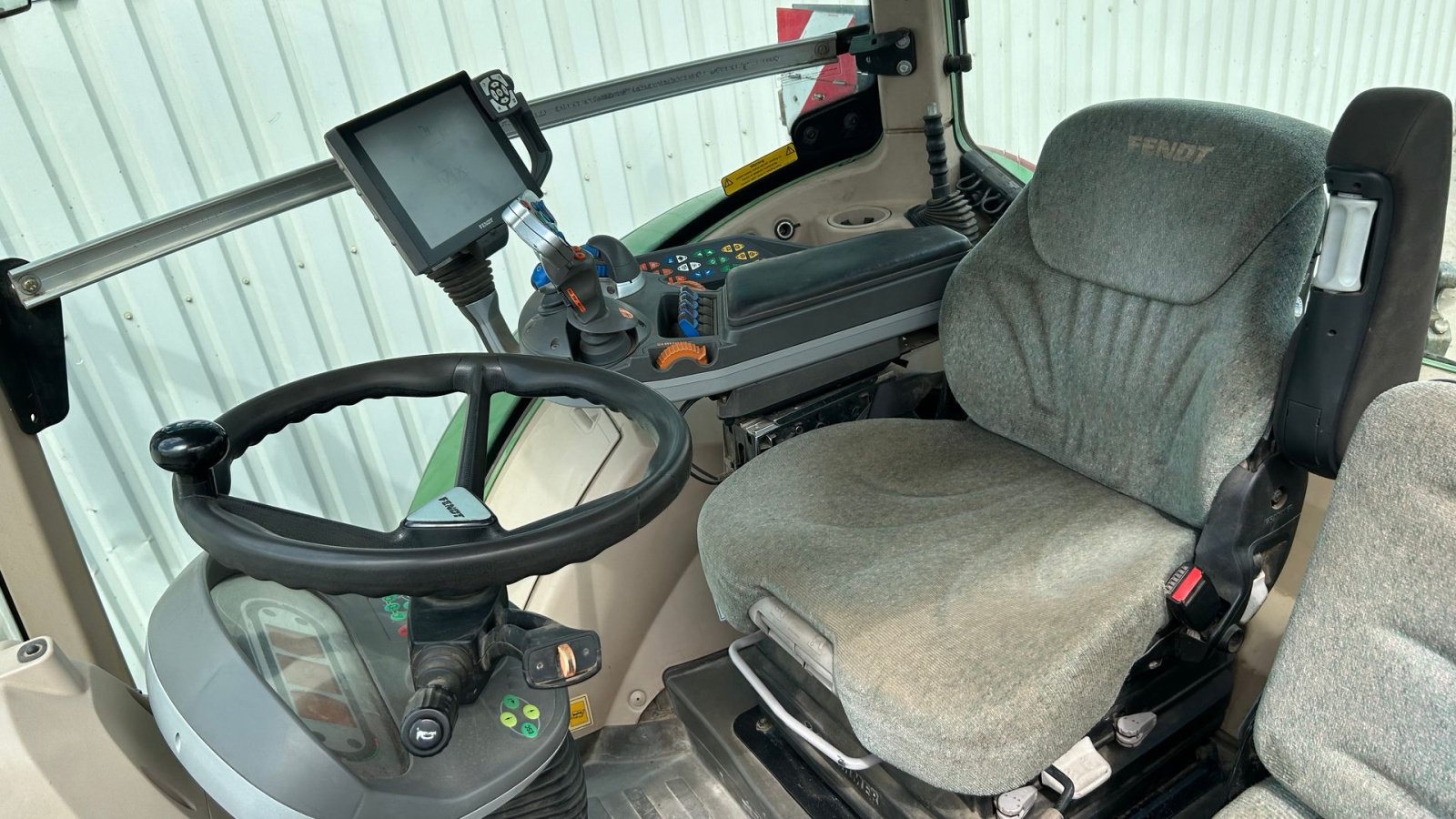 Traktor типа Fendt 724 Vario S4 Profi Plus Med Front PTO, Gebrauchtmaschine в Rødekro (Фотография 13)