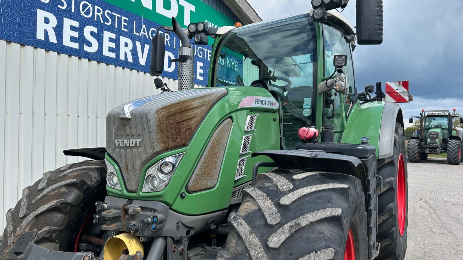 Traktor типа Fendt 724 Vario S4 Profi Plus Med Front PTO, Gebrauchtmaschine в Rødekro (Фотография 4)