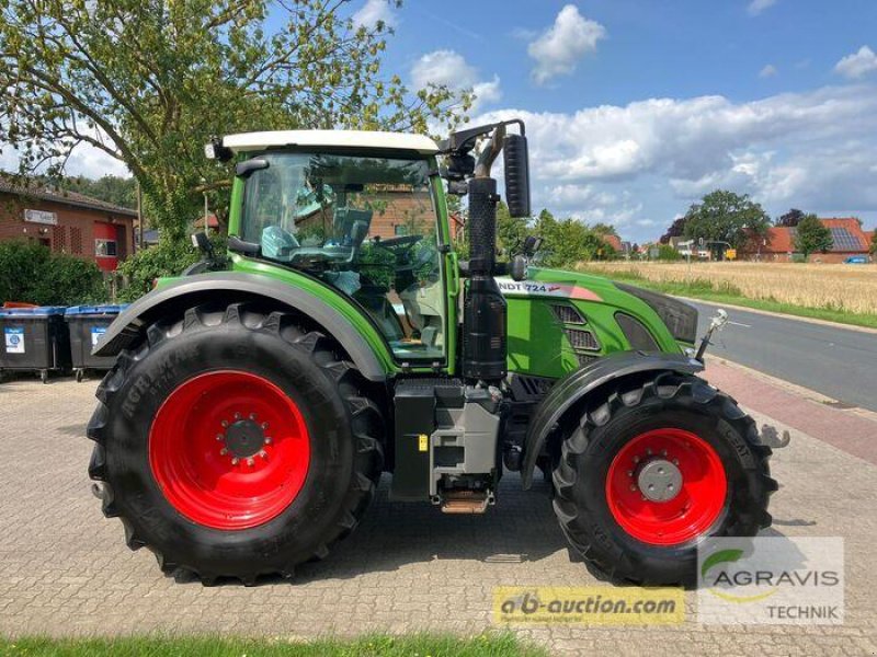 Traktor типа Fendt 724 VARIO S4 Profi Plus, Gebrauchtmaschine в Barsinghausen-Göxe (Фотография 2)