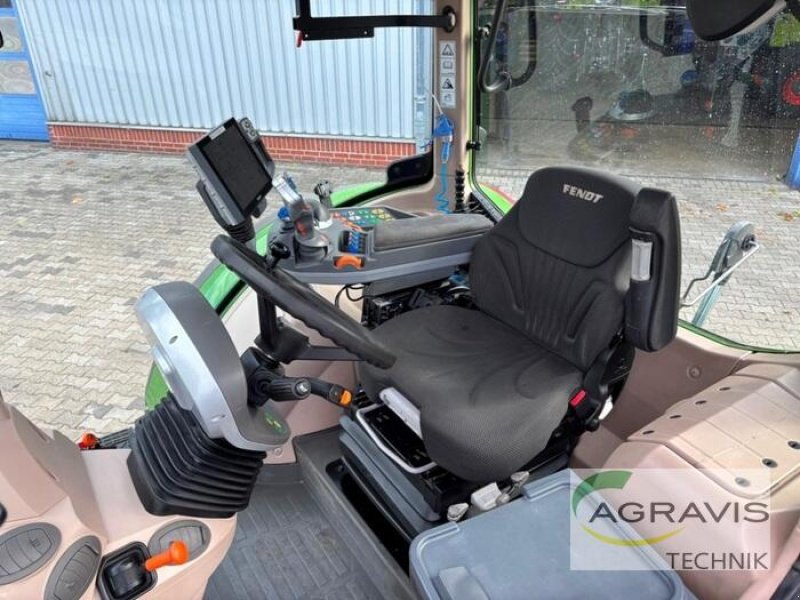 Traktor of the type Fendt 724 VARIO S4 Profi Plus, Gebrauchtmaschine in Meppen (Picture 12)