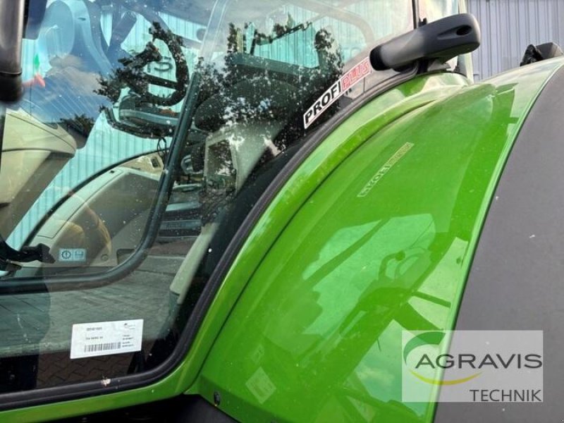 Traktor of the type Fendt 724 VARIO S4 Profi Plus, Gebrauchtmaschine in Meppen (Picture 11)