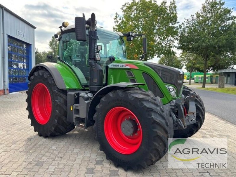 Traktor of the type Fendt 724 VARIO S4 Profi Plus, Gebrauchtmaschine in Meppen (Picture 2)