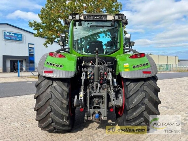 Traktor of the type Fendt 724 VARIO S4 Profi Plus, Gebrauchtmaschine in Meppen (Picture 5)