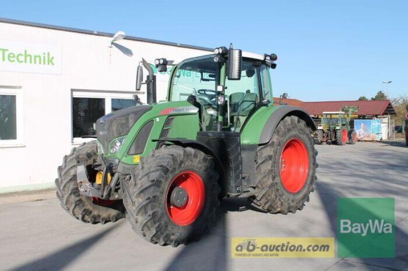 Traktor del tipo Fendt 724 VARIO S4 PROFI PLUS, Gebrauchtmaschine In Straubing (Immagine 2)