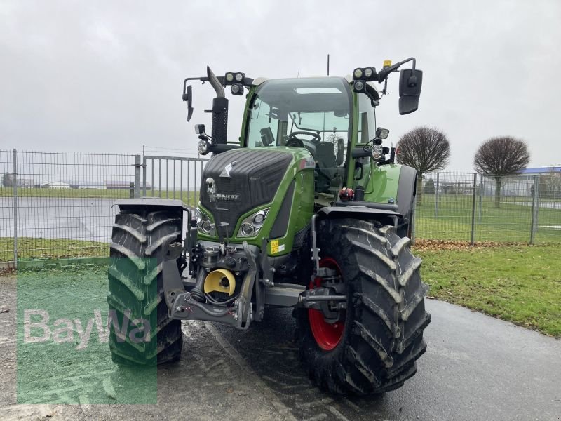 Traktor des Typs Fendt 724 VARIO S4 PROFI PLUS, Gebrauchtmaschine in Giebelstadt (Bild 3)