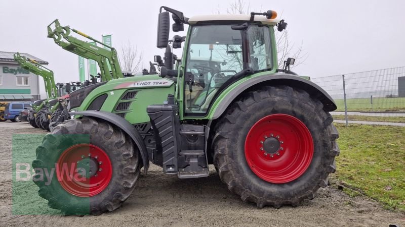 Traktor van het type Fendt 724 VARIO S4 PROFI PLUS, Gebrauchtmaschine in Eggenfelden (Foto 2)