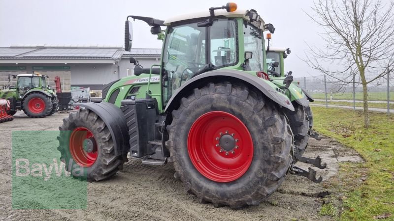 Traktor van het type Fendt 724 VARIO S4 PROFI PLUS, Gebrauchtmaschine in Eggenfelden (Foto 4)