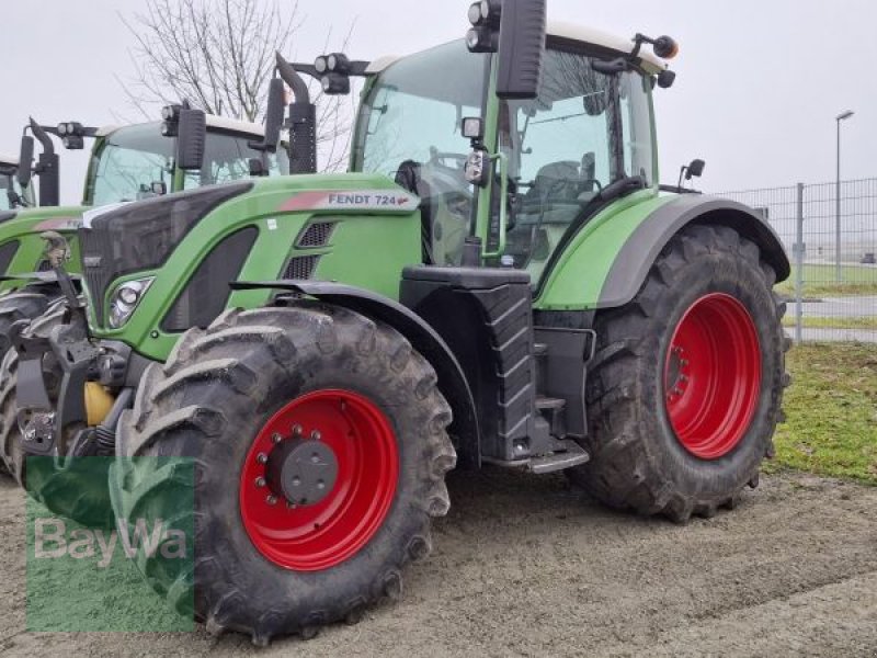 Traktor des Typs Fendt 724 VARIO S4 PROFI PLUS, Gebrauchtmaschine in Eggenfelden (Bild 1)
