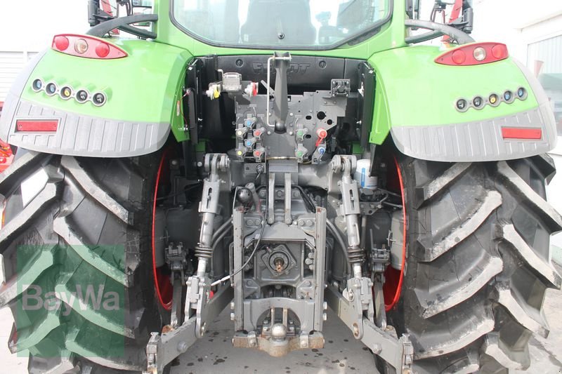 Traktor des Typs Fendt 724 VARIO S4 PROFI PLUS, Gebrauchtmaschine in Straubing (Bild 8)