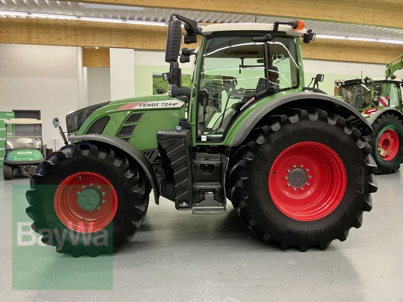 Traktor des Typs Fendt 724 VARIO S4 PROFI PLUS, Gebrauchtmaschine in Bamberg (Bild 2)