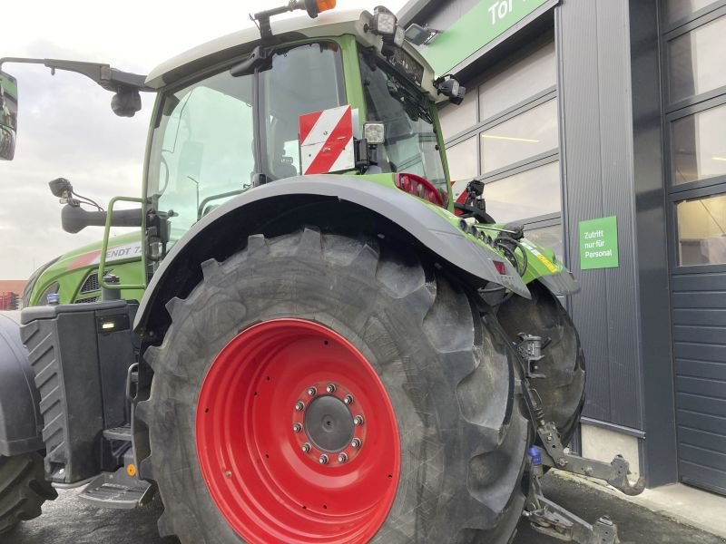 Traktor des Typs Fendt 724 VARIO S4 PROFI PLUS, Gebrauchtmaschine in Wülfershausen an der Saale (Bild 3)