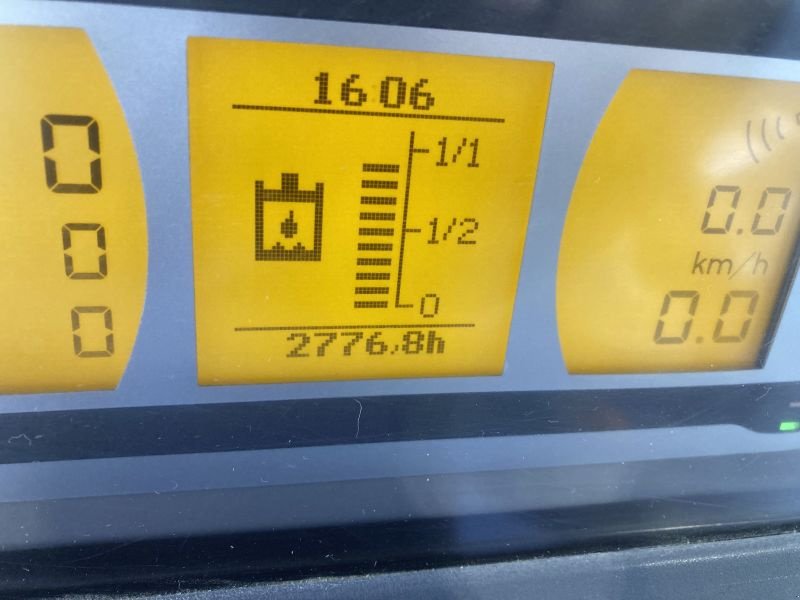 Traktor des Typs Fendt 724 VARIO S4 PROFI PLUS, Gebrauchtmaschine in Wülfershausen an der Saale (Bild 10)