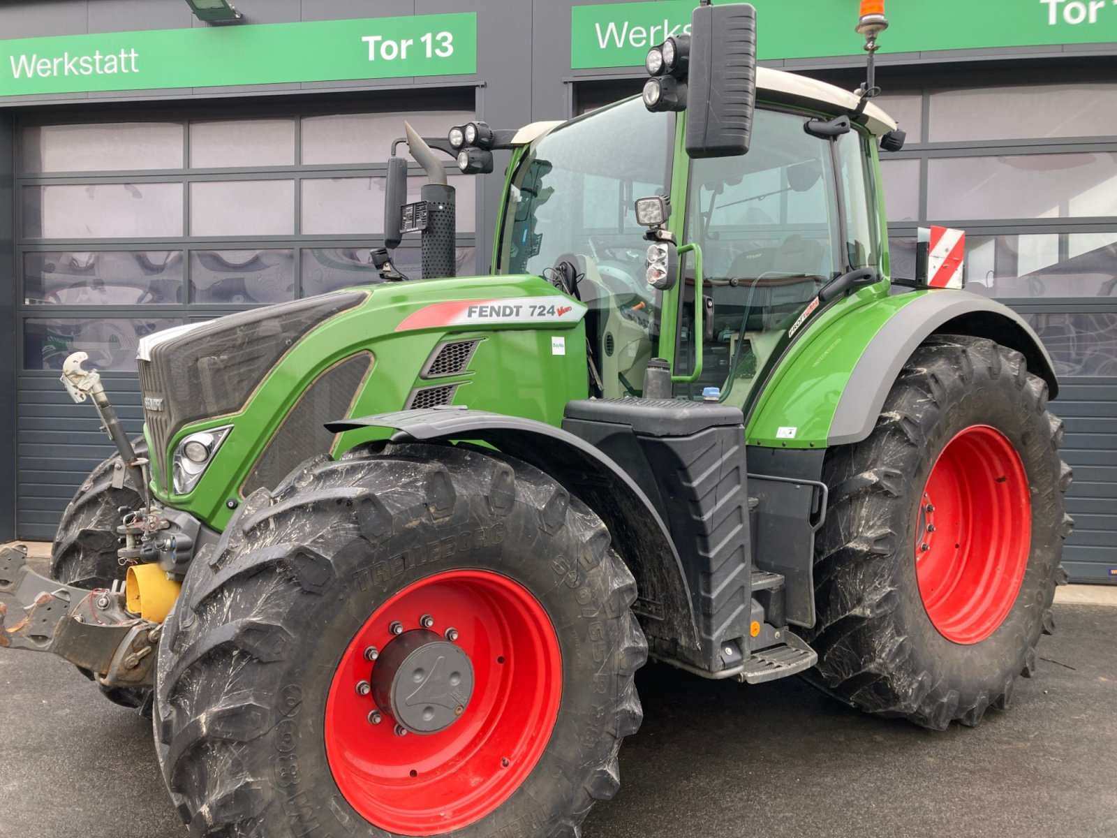 Traktor типа Fendt 724 Vario S4 Profi Plus, Gebrauchtmaschine в Wülfershausen an der Saale (Фотография 2)
