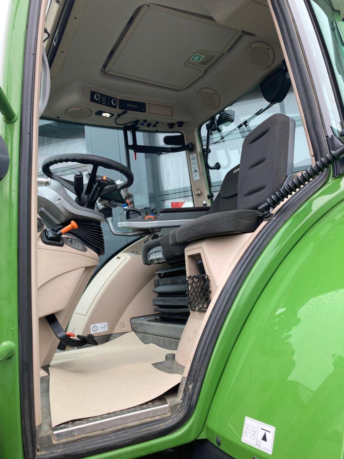 Traktor типа Fendt 724 Vario S4 Profi Plus, Gebrauchtmaschine в Wülfershausen an der Saale (Фотография 13)