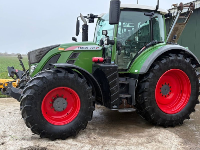 Traktor des Typs Fendt 724 Vario S4 Profi Plus, Gebrauchtmaschine in Alitzheim (Bild 1)