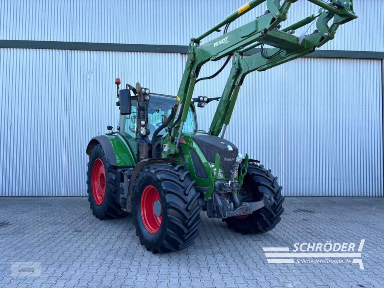 Traktor типа Fendt 724 VARIO S4 PROFI PLUS, Gebrauchtmaschine в Wildeshausen (Фотография 1)