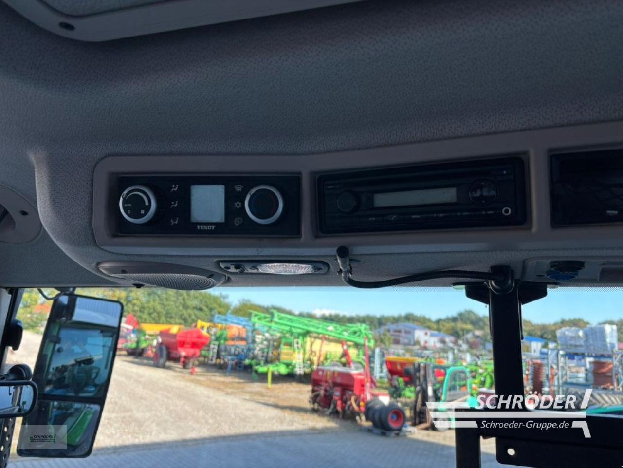 Traktor типа Fendt 724 VARIO S4 PROFI PLUS, Gebrauchtmaschine в Wildeshausen (Фотография 17)