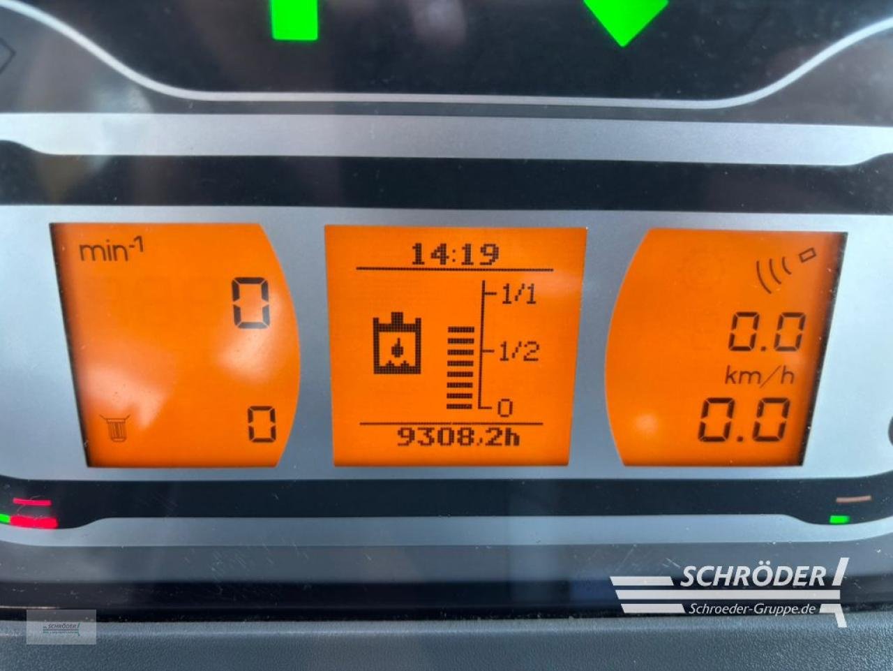 Traktor типа Fendt 724 VARIO S4 PROFI PLUS, Gebrauchtmaschine в Wildeshausen (Фотография 21)